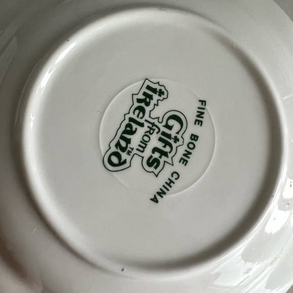 Gifts from Ireland Fine Bone China Mug & Saucer with Gold Trim & Cross - Picture 7 of 8